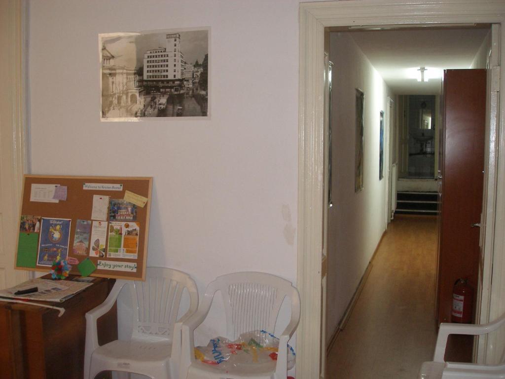 Kretan Hostel Bukares Bagian luar foto
